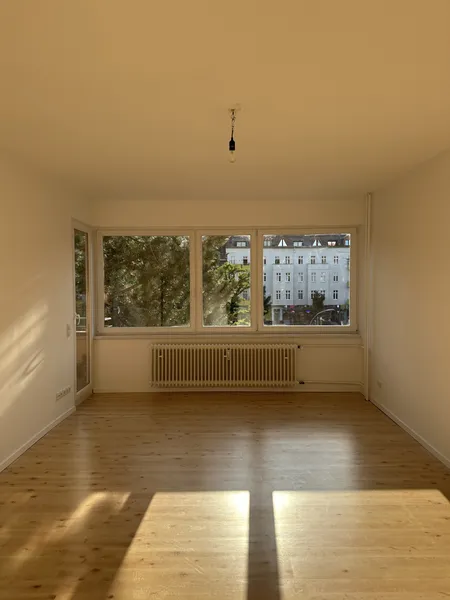 Helle 2-Zimmer-Wohnung mit Balkon & EBK in grüner, wassernaher Lage in Spandau — photo 1